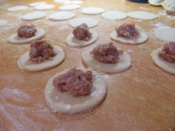 Тесто для пельменей без яиц - шаг 14 Тесто для пельменей без яиц - шаг 14