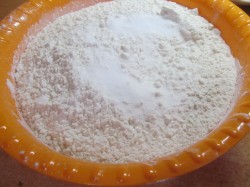 Тесто для пельменей без яиц - шаг 2 Тесто для пельменей без яиц - шаг 2