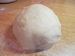 Тесто для пельменей без яиц - шаг 5 Тесто для пельменей без яиц - шаг 5