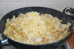 Пенне с курицей и болгарским перцем