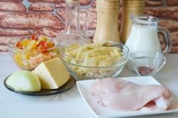 Пенне с курицей и болгарским перцем
