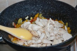 Пенне с курицей и болгарским перцем