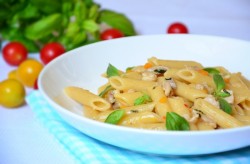 Пенне с курицей и овощами