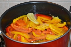 название картинки Перец болгарский на зиму дольками маринованный