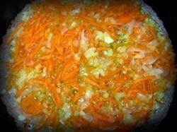 Перец фаршированный в кастрюле на фарше и рисе - шаг 3 Перец фаршированный в кастрюле на фарше и рисе - шаг 3