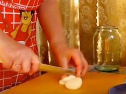 Перец с луком и яблоками на зиму