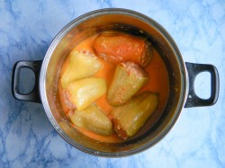 Перцы фаршированные мясом и рисом в кастрюле - шаг 11 Перцы фаршированные мясом и рисом в кастрюле - шаг 11