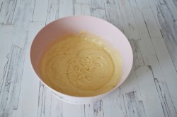 Перевернутый кекс с ревенем и миндалем