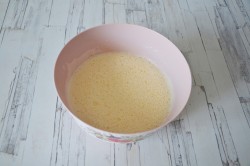 Перевернутый кекс с ревенем и миндалем