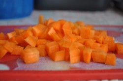 Перловая каша с сосисками и овощами в мультиварке - шаг 2