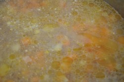 Перловая каша с сосисками и овощами в мультиварке - шаг 4