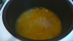 название картинки Перловка с овощами и тушенкой в мультиварке