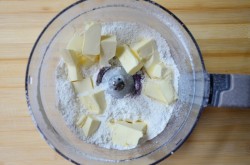 Пирог песочная галета с персиками