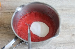 Песочно-творожный торт с клубничным джемом - шаг 2 Песочно-творожный торт с клубничным джемом - шаг 2