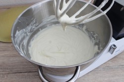 Песочно-творожный торт с клубничным джемом - шаг 11 Песочно-творожный торт с клубничным джемом - шаг 11