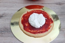 Песочно-творожный торт с клубничным джемом - шаг 14 Песочно-творожный торт с клубничным джемом - шаг 14