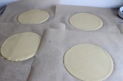 Песочно-творожный торт с клубничным джемом - шаг 7 Песочно-творожный торт с клубничным джемом - шаг 7