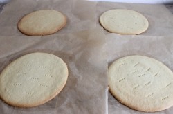 Песочно-творожный торт с клубничным джемом - шаг 8 Песочно-творожный торт с клубничным джемом - шаг 8