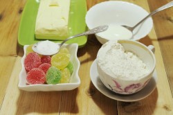 название картинки Песочные рогалики с мармеладом на сметане