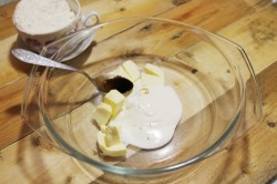 название картинки Песочные рогалики с мармеладом на сметане