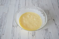 Песочный пирог с черникой и творогом - шаг 12