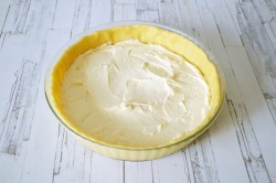 Песочный пирог с черникой и творогом - шаг 14