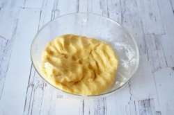 Песочный пирог с черникой и творогом - шаг 5