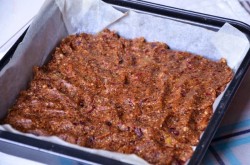 название картинки Песочный пирог с финиками и орехами