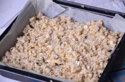 название картинки Песочный пирог с финиками и орехами