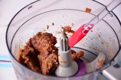 название картинки Песочный пирог с финиками и орехами