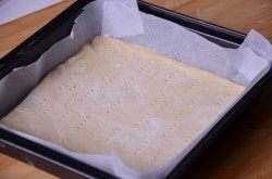название картинки Песочный пирог с финиками и орехами