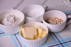 название картинки Песочный пирог с финиками и орехами