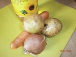 Пестрая картошка морковью и луком