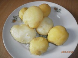 Пестрая картошка морковью и луком