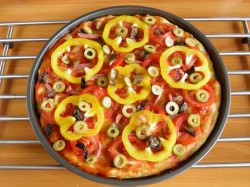 название картинки Пицца бездрожжевая с грибами на яйце и молоке