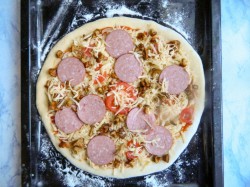 Пицца без дрожжей на молоке в духовке