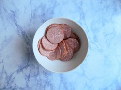 Пицца без дрожжей на молоке в духовке