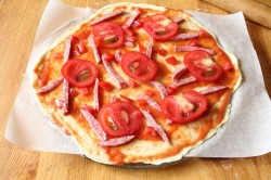 Пицца бездрожжевая на молоке с яйцом