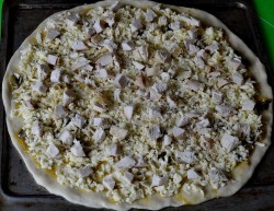 Пицца Цезарь в духовке на дрожжевом тесте