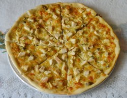 Пицца Цезарь в духовке на дрожжевом тесте