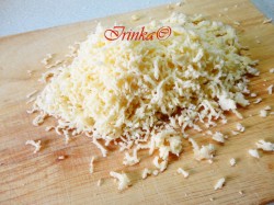 название картинки Пицца Кальцоне с копчеными колбасками и грибами