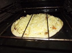 название картинки Пицца с курицей и грибами домашняя