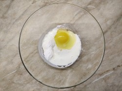 Пицца на кефире без дрожжей в духовке - шаг 1