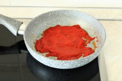 название картинки Пицца на тонком тесте без дрожжей