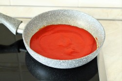 название картинки Пицца на тонком тесте без дрожжей