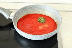 название картинки Пицца на тонком тесте без дрожжей