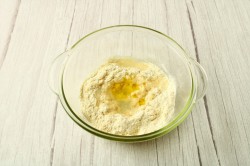 название картинки Пицца на тонком тесте без дрожжей