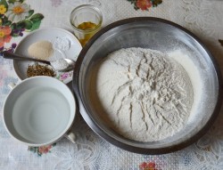 Мясная пицца с мясом и грибами