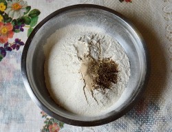 Мясная пицца с мясом и грибами