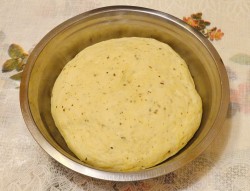 Мясная пицца с мясом и грибами